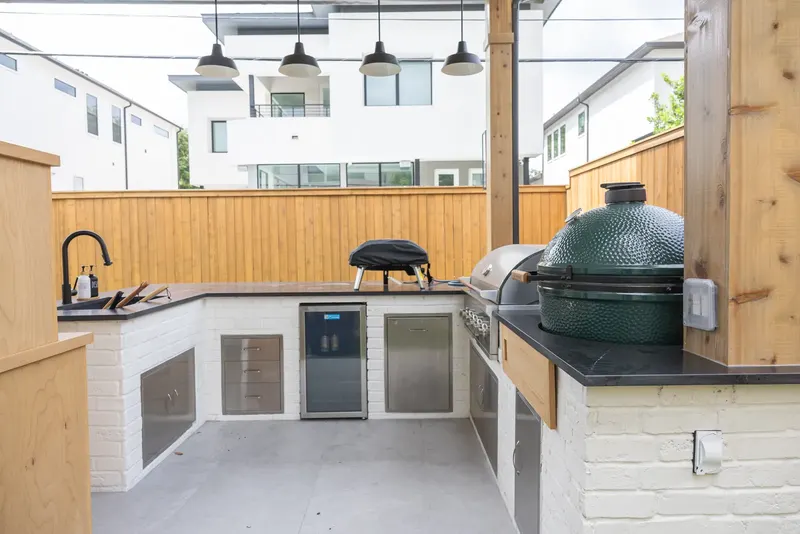 Patio cover and outdoor kitchen on Durness Way, on the Bellaire line (Durness Way, Braeswood, next to Bellaire)