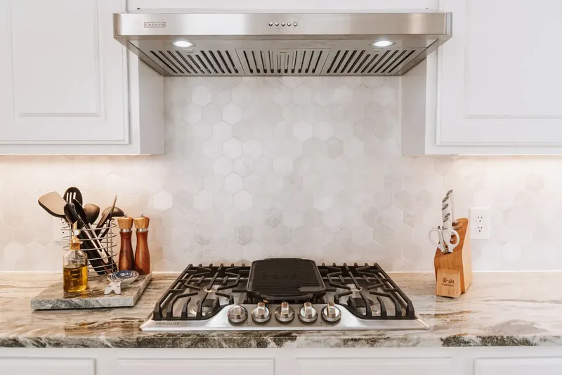 Traditional/Transitional Kitchen Remodel in Houston, TX by Kitchen Remodel Masters Houston project photo 8