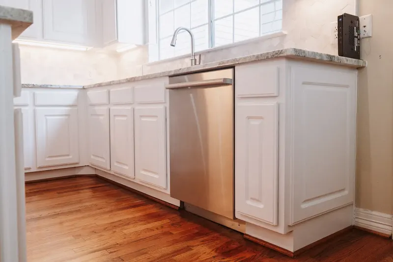 Traditional/Transitional Kitchen Remodel in Houston, TX by Kitchen Remodel Masters Houston project photo 10